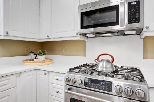 1421 Point Ct, Mount Pleasant, SC 29464-4685