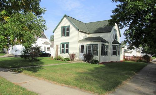 404 12th St, Benson, MN 56215-1208