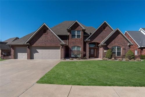 602 Lyndal Ln, Bentonville AR  72712-5438 exterior