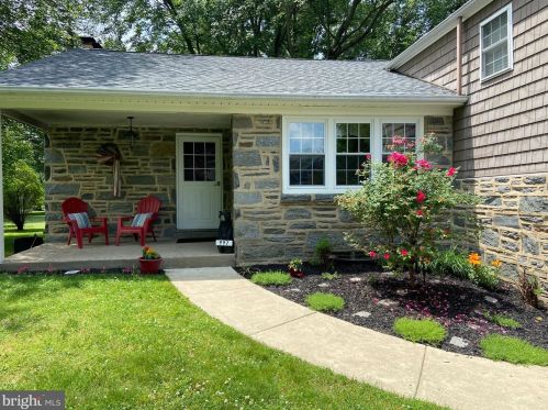 997 Sunset Dr, Blue Bell, PA 19422-2068