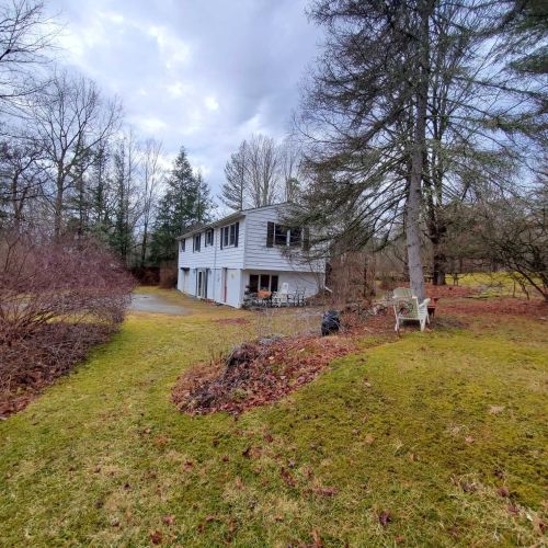 1 Barkit Kennel Rd, Pleasant Valley, NY 12569-7213