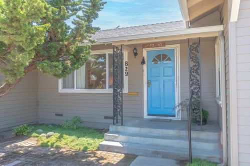 829 Fremont Way, Hollister, CA 95023-3502