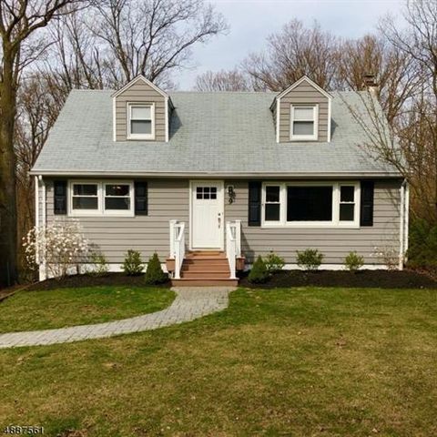 9 Manito Ave, Oakland, NJ 07436-3005