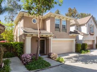 184 Cherrybrook Ln, Irvine, CA 92618-3980