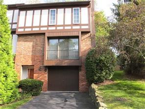 207 Queensberry Ct, Pittsburgh PA  15237-3335 exterior