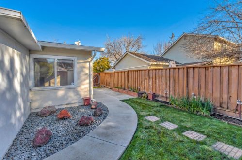 360 Henderson Dr, San Jose, CA 95123-4413