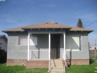 246 Buena Vista Ave, Visalia, CA 93291-3039