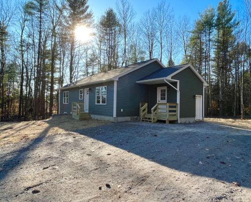 38 Plummer Rd, Richmond, ME 04357-3839