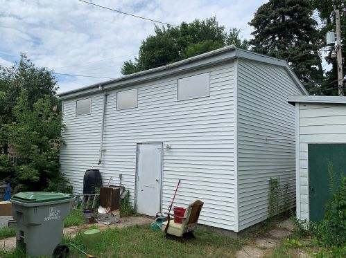 326 Clarence St, Milwaukee, WI 53207-1504