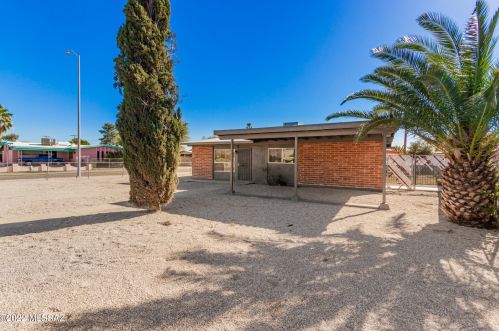 3632 27th St, Tucson, AZ 85713-2418