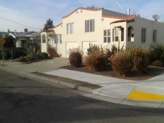 708 58th St, Oakland CA  94609-1414 exterior