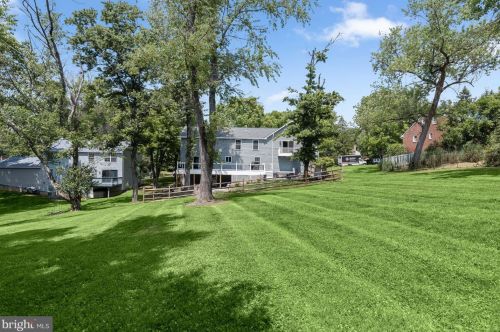 6018 River Meadows Dr, Columbia MD  21045-3825 exterior