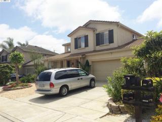 30293 Brookside Ln, Hayward, CA 94544-6655