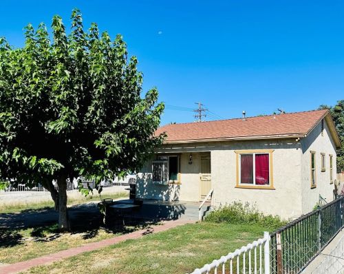 3747 Mintern St, Riverside, CA 92509-4526