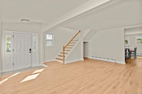 28 Fletcher Ave, Greenwich CT  06831-4938 exterior