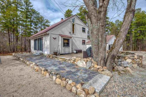 424 Ossipee Lake Rd, Freedom, NH 03836-4534