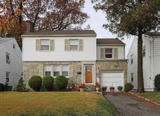 61 Van Reyper Pl, Belleville, NJ 07109-2113