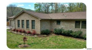 210 Boat Gunnel Rd, Townsend, TN 37882-3908