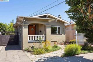 422 44th St, Oakland, CA 94609-2123