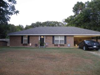16 Long St, Alto, LA 71269-4569