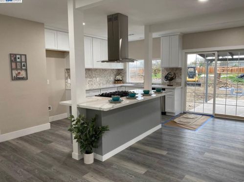 2300 Woodland Ave, Modesto CA  95358-9501 exterior