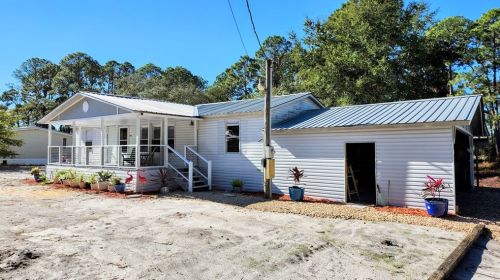 309 12th St, Carrabelle, FL 32322-5028