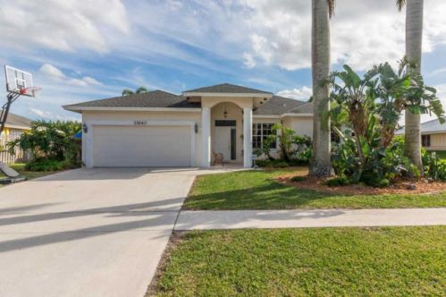 11640 Sanderling Dr, West Palm Beach FL  33414-5836 exterior