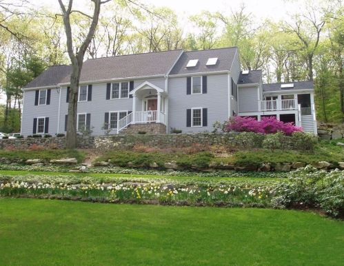 10 Pond St, Dover, MA 02030-2432