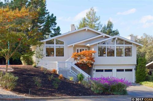 44 Knickerbocker Ln, Orinda, CA 94563-3711