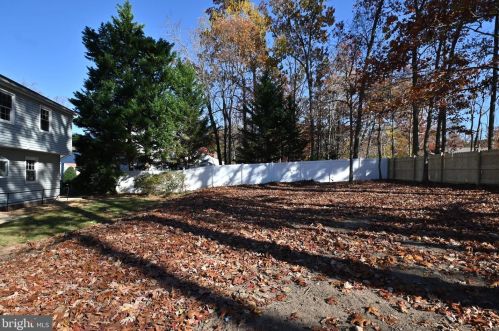6153 Roxbury Ave, Springfield VA  22152-1625 exterior