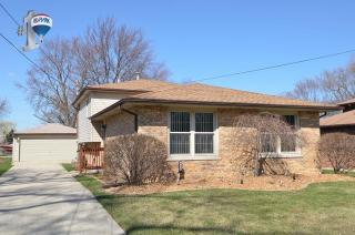 4330 142nd St, Crestwood, IL 60445-2202