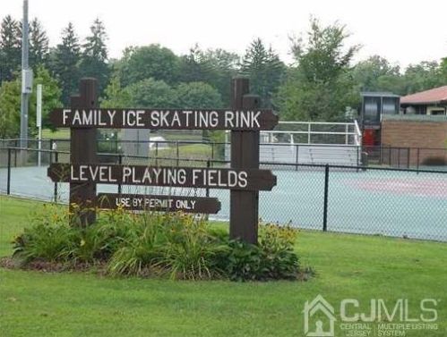 18 Judson St, Edison NJ  08837-2430 exterior