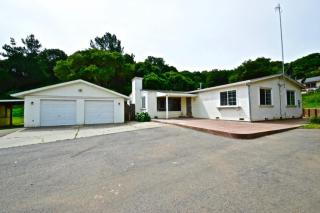 576 Echo Valley Rd, Salinas, CA 93907-8421