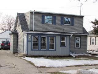 427 94th Pl, Milwaukee, WI 53214-1202