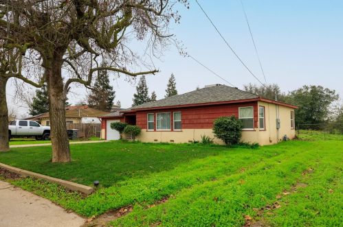 24 Oak Ave, Valley Home, CA 95361-3413