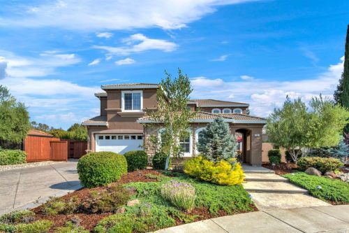530 Santa Teresa Ct, Vacaville, CA 95688-8757