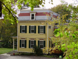 48 Arlo Rd, Newton, MA 02464-1001