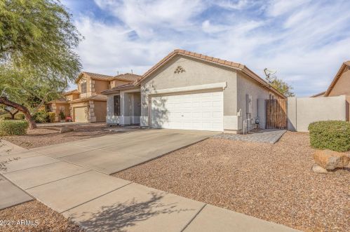 4208 Rainbow Dr, Gilbert, AZ 85297-9694