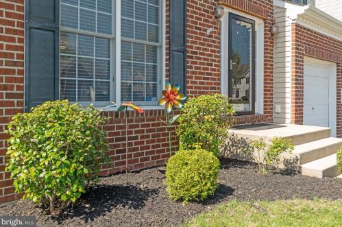 304 Howards Trust Ct, Glen Burnie MD  21060-8352 exterior