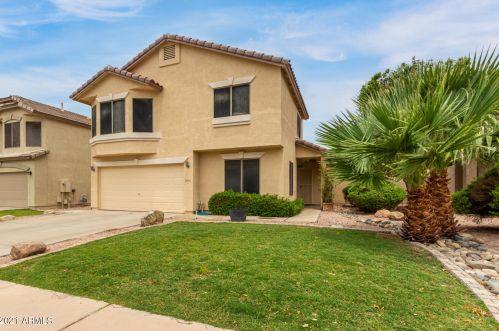 2082 Arabian Dr, Gilbert, AZ 85296-3333