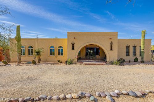 6351 River Rd, Tucson, AZ 85750-1929