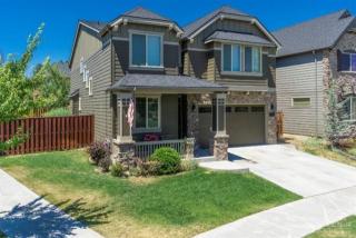 61229 Splendor Ln, Bend, OR 97702-2974