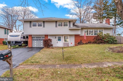 2728 Robino Dr, Wilmington, DE 19808-2256