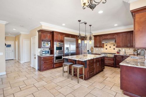 15356 Creek Hills Rd, El Cajon, CA 92021-2591