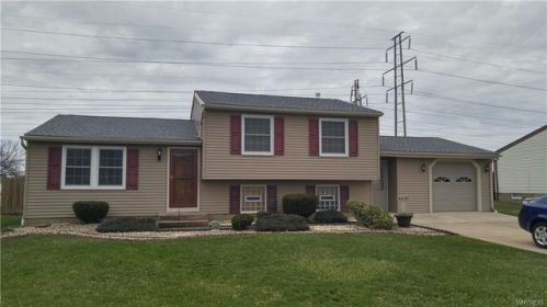 6605 Royal Pkwy, Pendleton NY  14094-6632 exterior