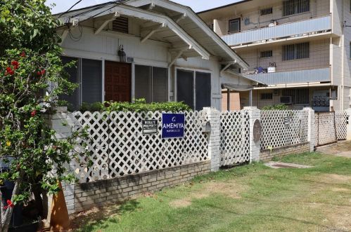 1736 Fern St, Honolulu, HI 96826-3602