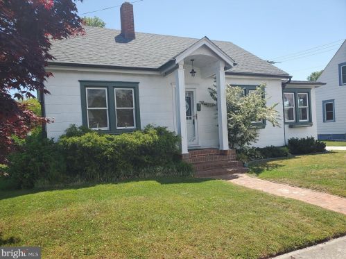 215 Marshall St, Slaughter Beach, DE 19963-2055