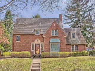 409 Delaware Ave, Urbana, IL 61801-4908