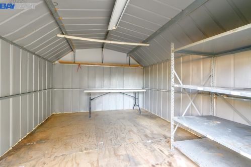 2072 Everglade St, Hayward CA  94545-4737 exterior
