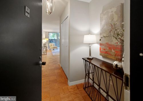 3001 Veazey Ter, Washington, DC 20008-5415